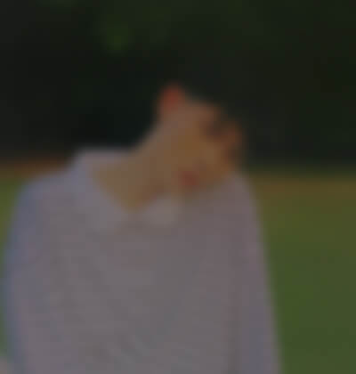 金佑在婚介所公司征婚相亲的照片