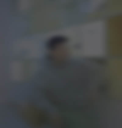 朱明在婚介所公司征婚相亲的照片