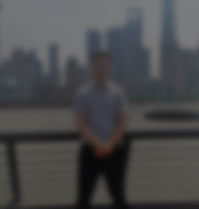 钱先生在婚介所公司征婚相亲的照片