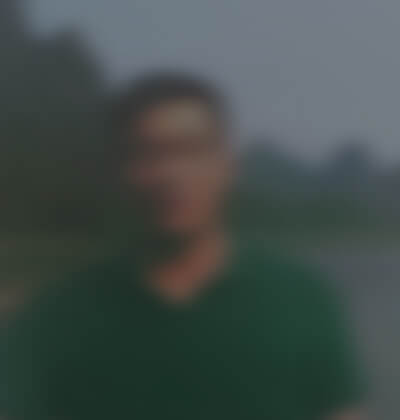 褚伟在婚介所公司征婚相亲的照片