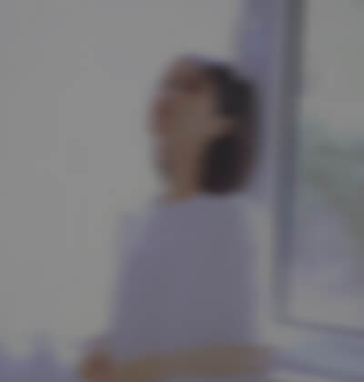 Becky在婚介所公司征婚相亲的照片