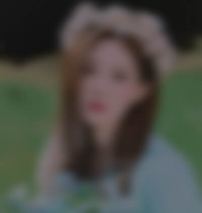 薛丹在婚介所公司征婚相亲的照片