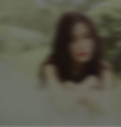 水女士在婚介公司征婚相亲照片